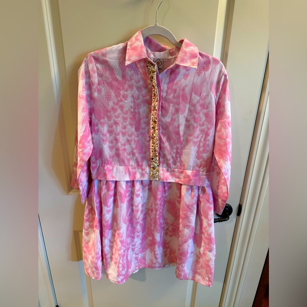 Sheridan French pink/white with sequin detail! NWT excellent condition!!